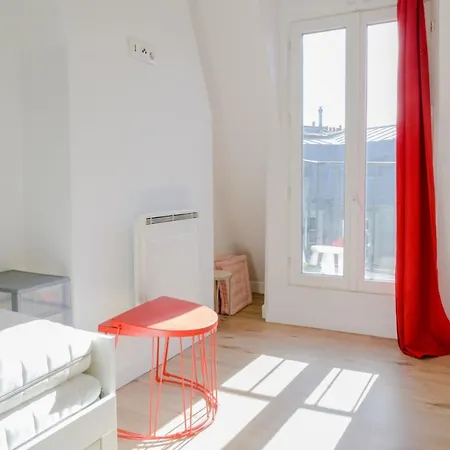 Apartment Bright Studio Place De La Republique